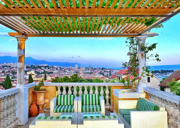 Villa Marjan - 3 Bdr, 3 Bath, Parking